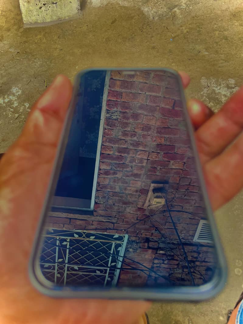 Apple iPhone 12 10