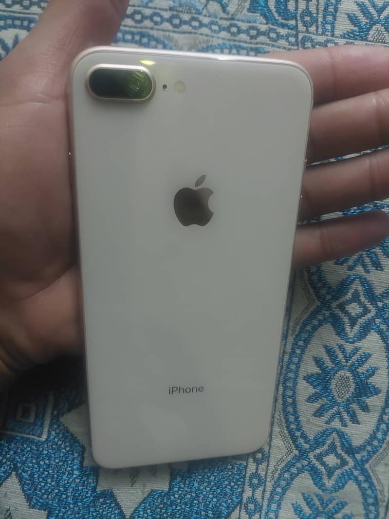 Apple iPhone 8 Plus 1