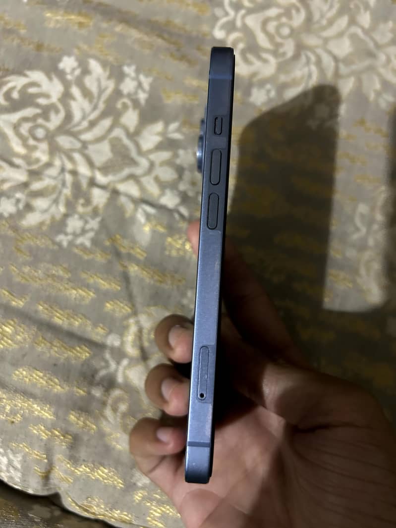 Apple iPhone 14 3