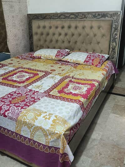 Dressing table and bed without mattress