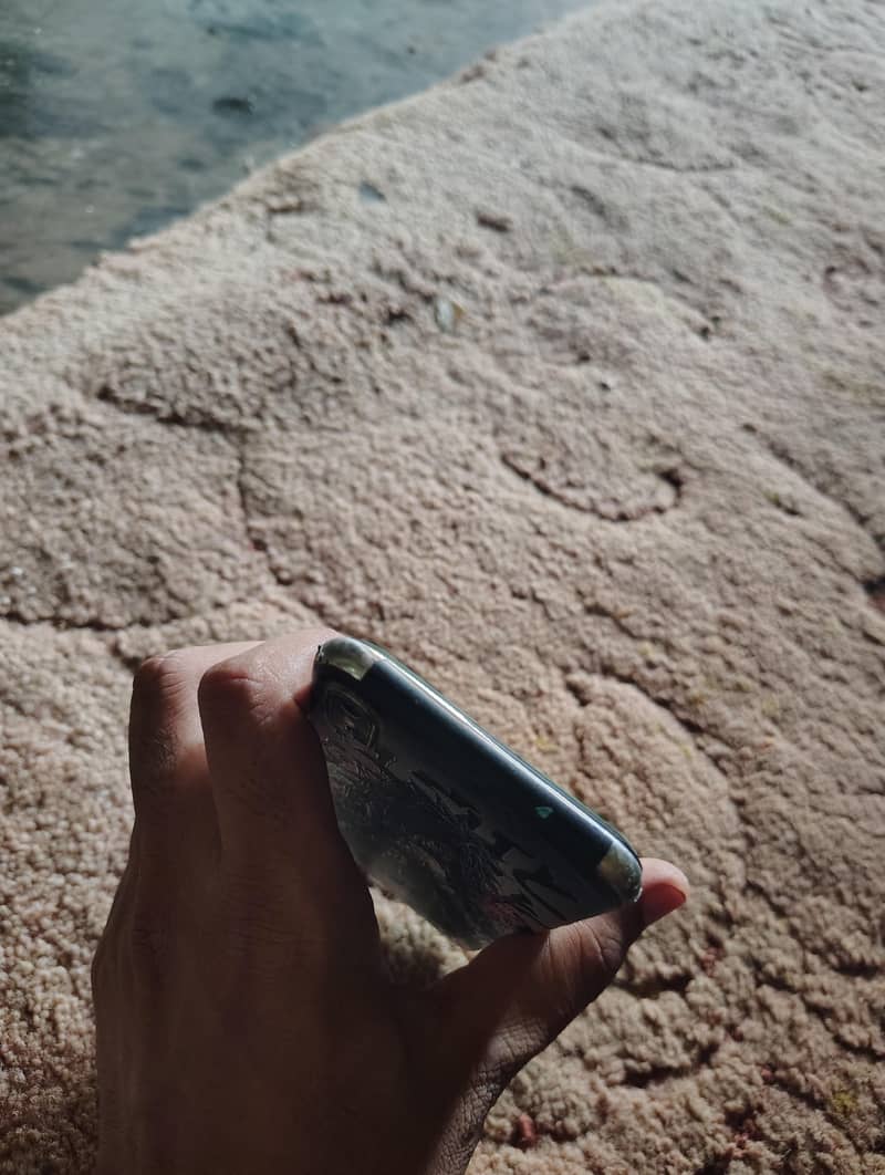 Apple iPhone X 3