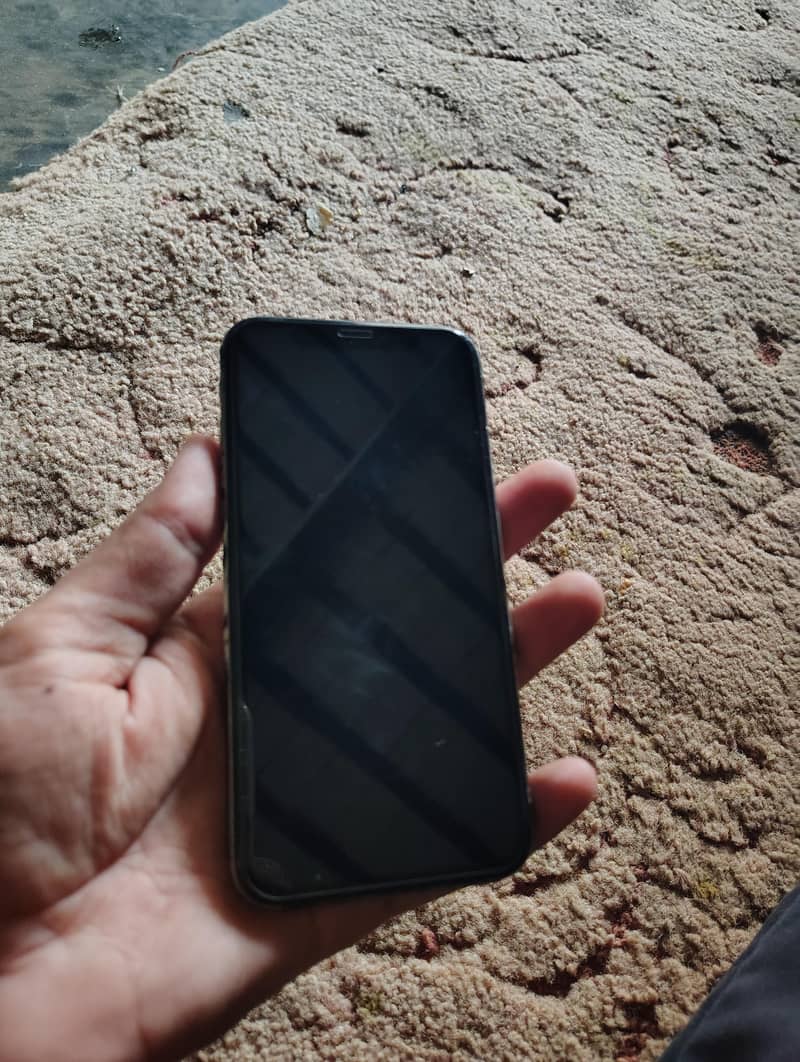 Apple iPhone X 4