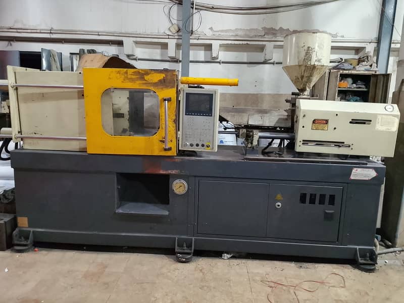 Injection molding machine 10