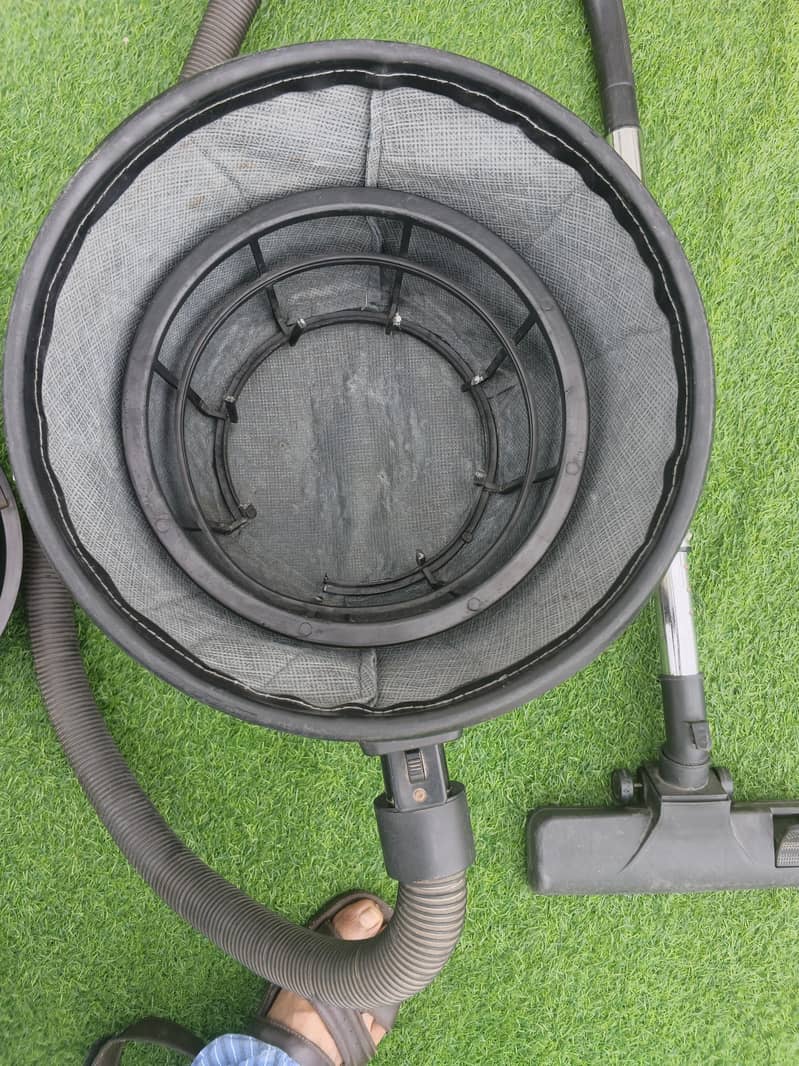 vacuum cleaner 2