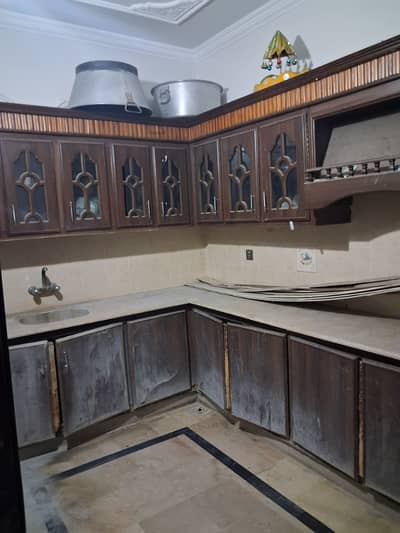 5 marla 2nd floor for rent