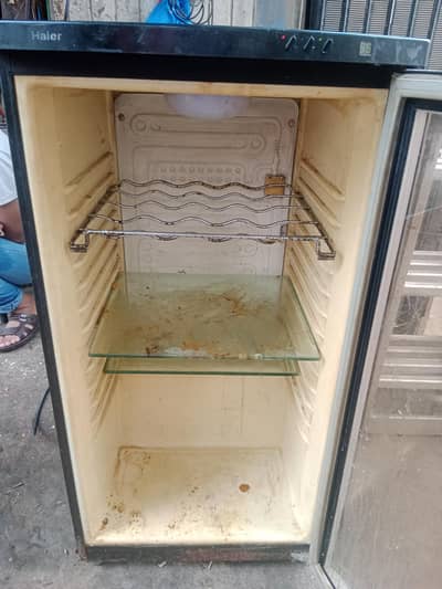 CHOTI frigh room ka liya. bot achi condition