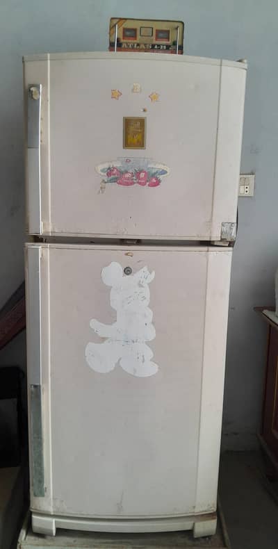 Dawlence double door fridge in good condition