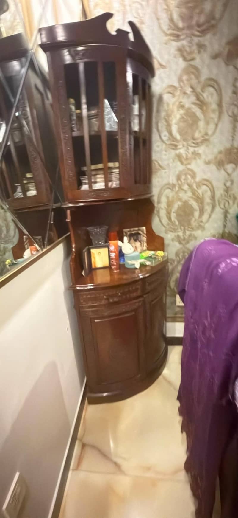 Senter Table Corner Device and Side Table 1