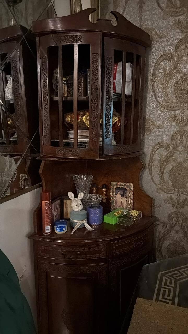 Senter Table Corner Device and Side Table 8