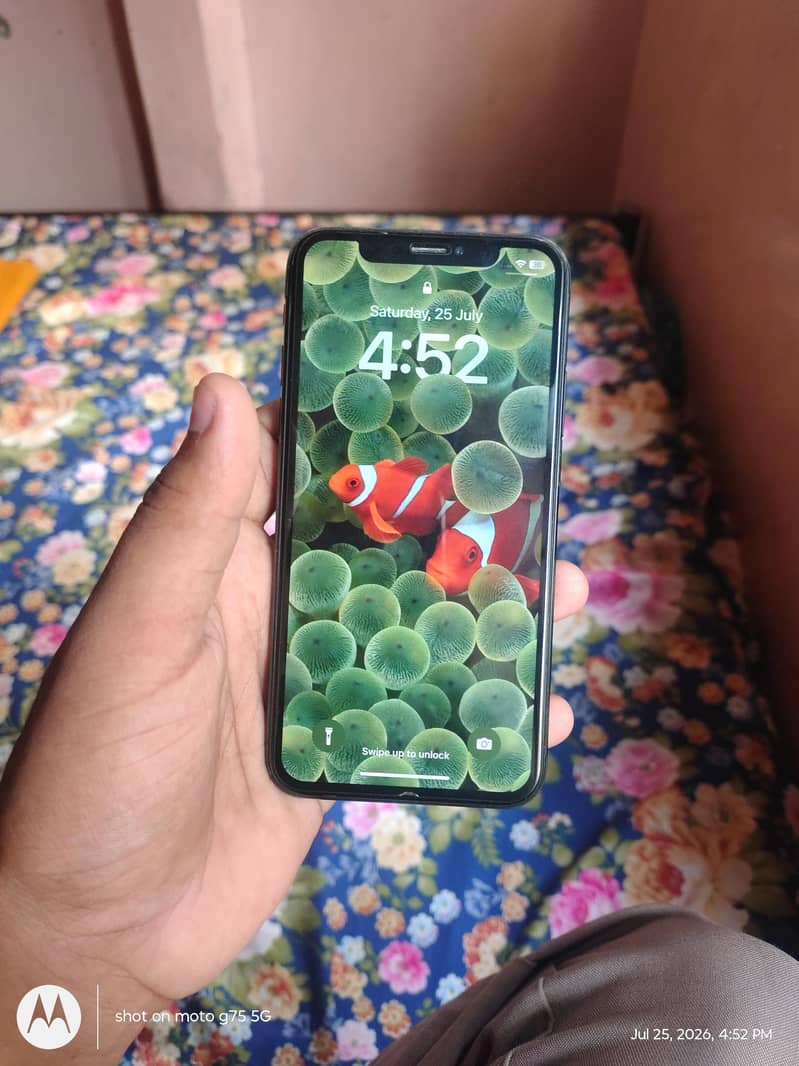 Apple iPhone X 0