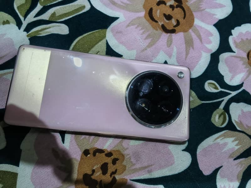 Infinix Zero 40 4