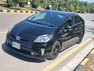 Toyota Prius  S 2014 | First Owner