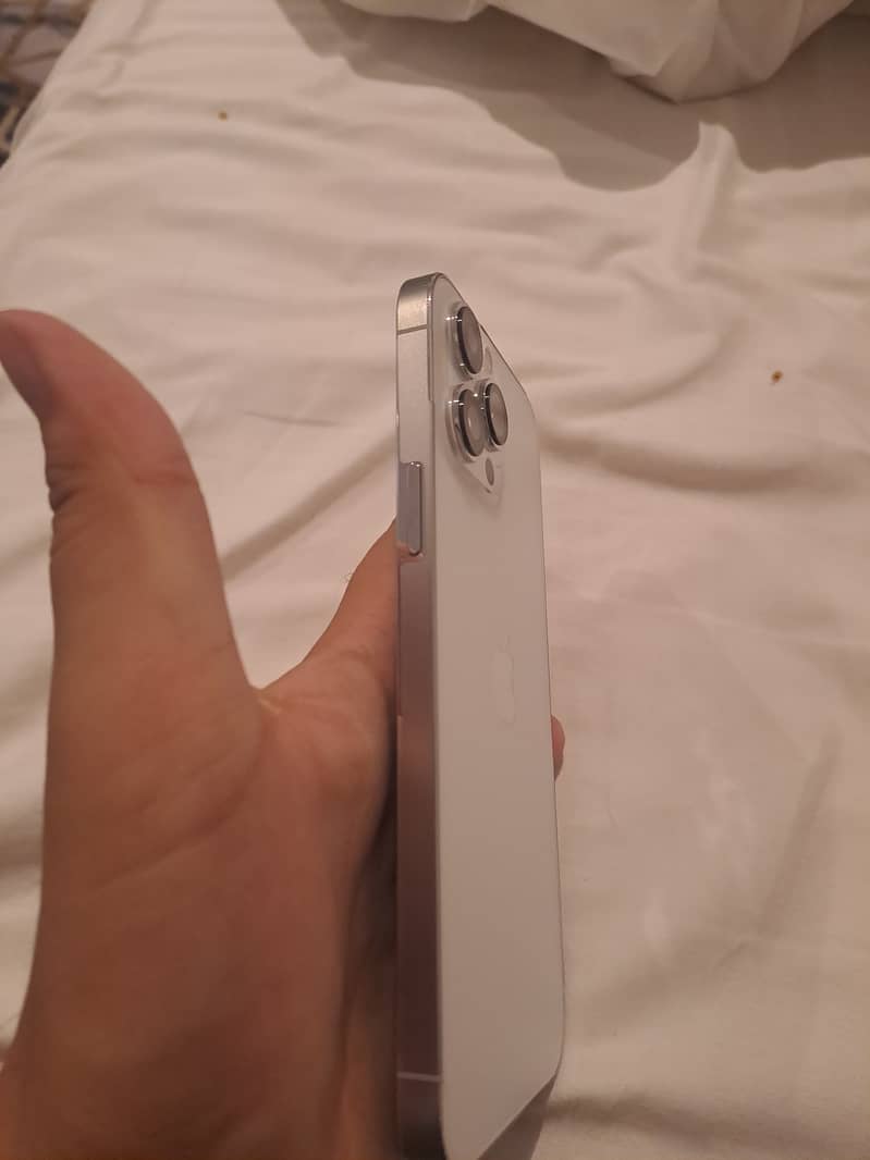 iPhone 13 Pro Max 2