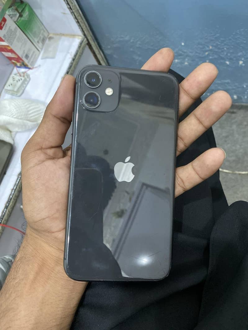 Apple iPhone 11 3