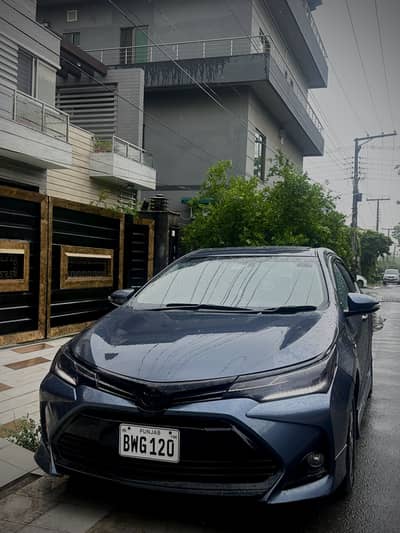 Toyota Corolla Altis Grande 2014