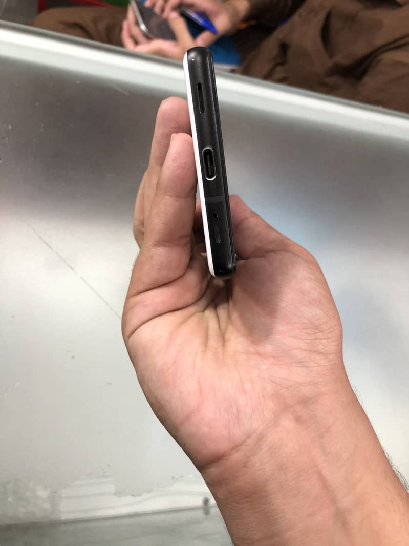 Google Pixel 6a 5