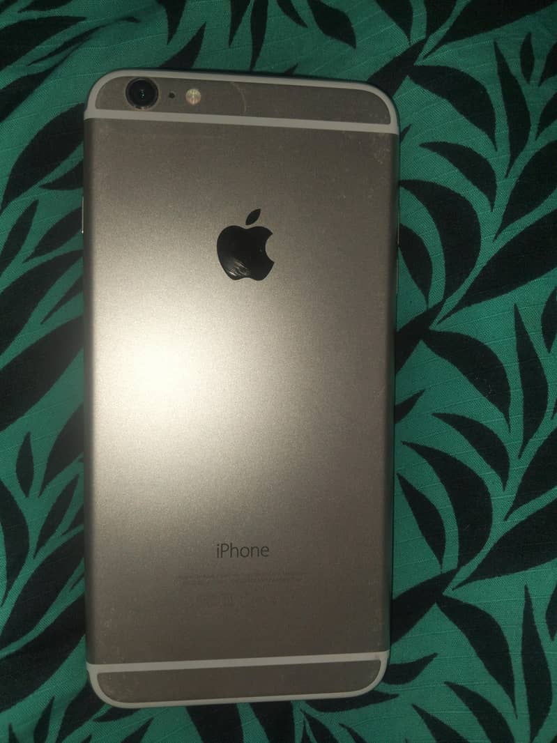 Apple iPhone 6 Plus 1