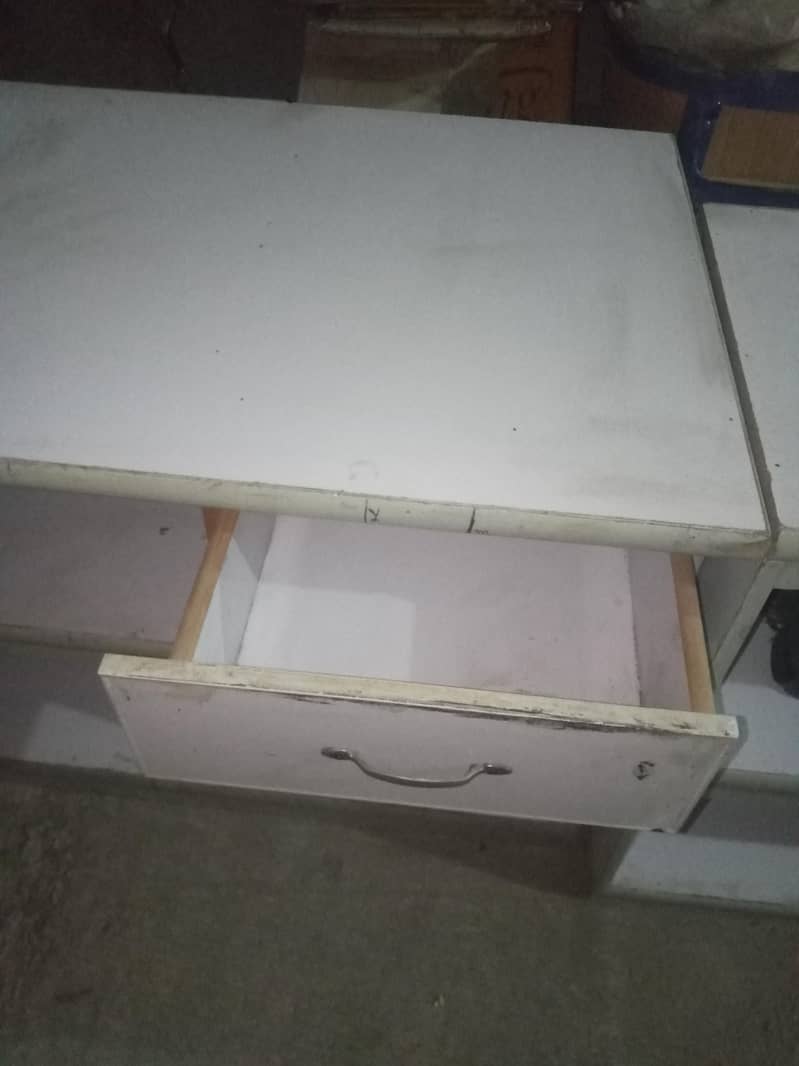 کتابوں والی دوکان کا فرنیچر اور  ریک برائے فروخت۔ 16