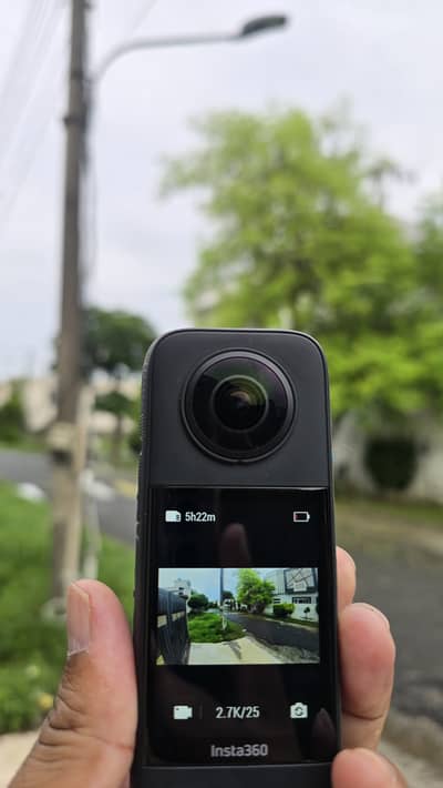 Action camera Insta 360 with invisible stick