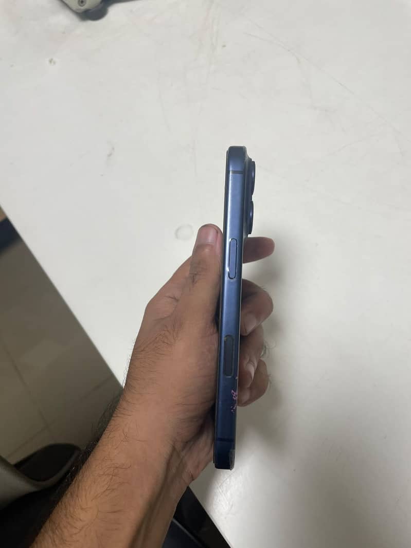 Apple iPhone 17 Pro 0