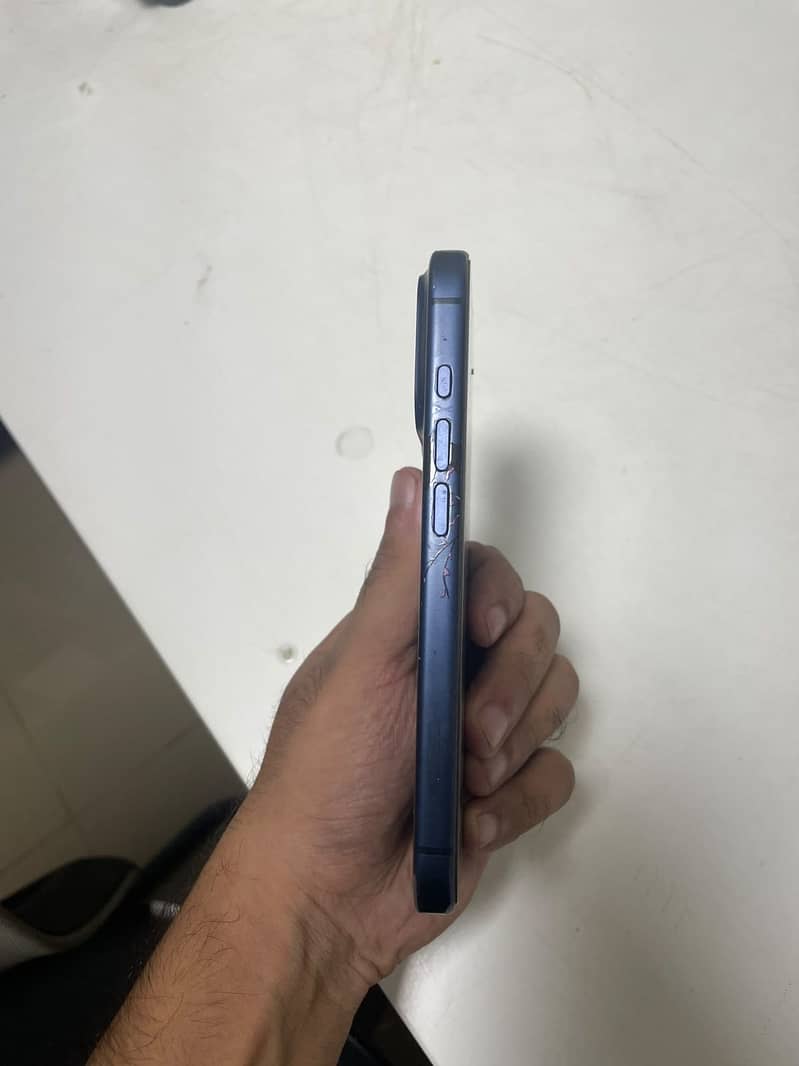 Apple iPhone 17 Pro 4