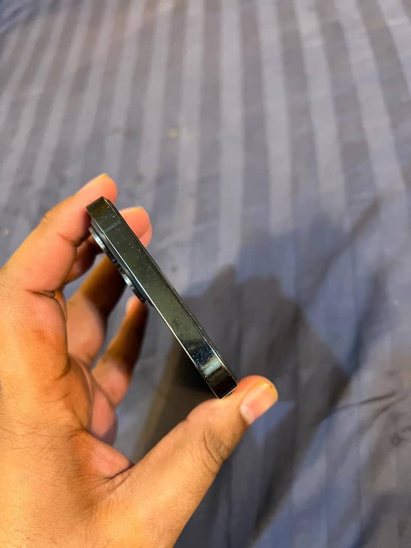 Apple iPhone 12 Pro Max 3