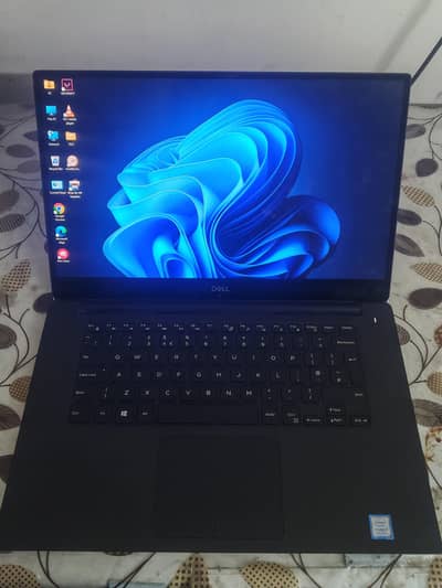 Dell XPS 15 9570 i7 8H 4k display 10 max q design 4gb 4k display
