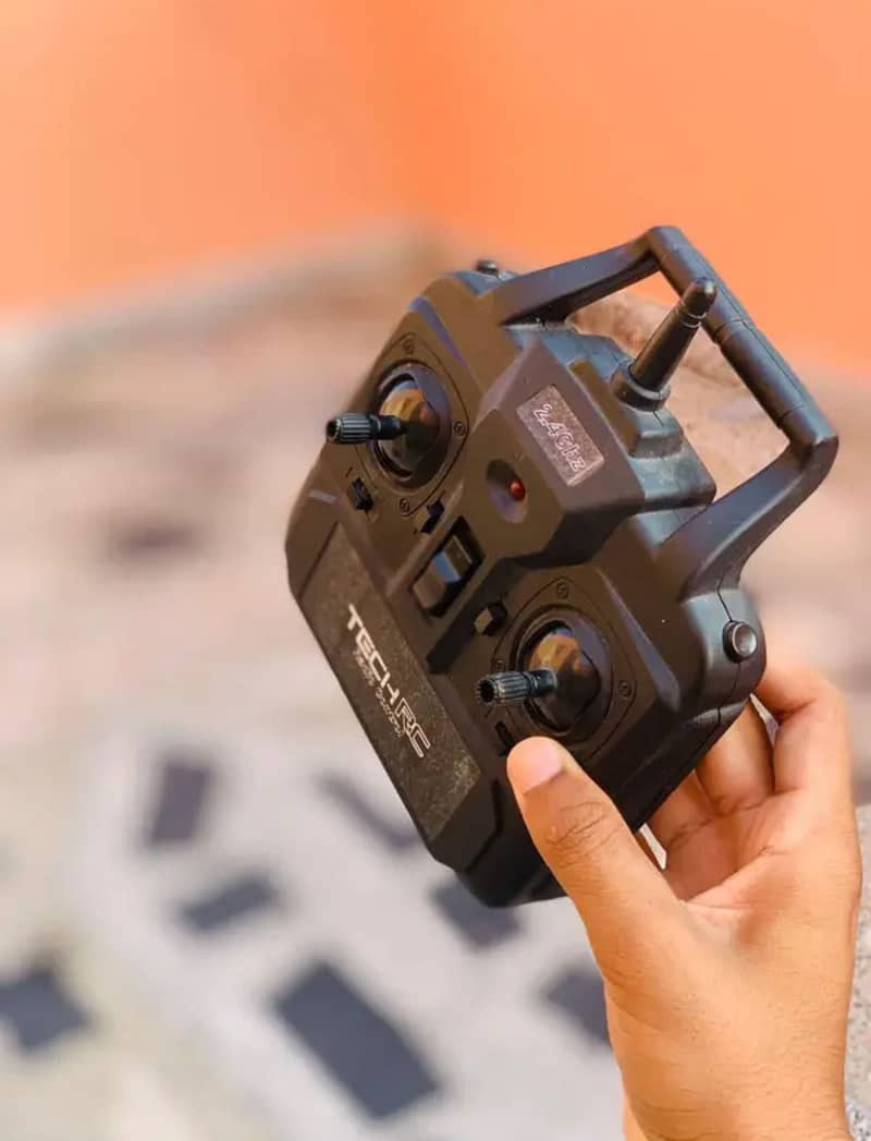 RC quadcopter with camera 8