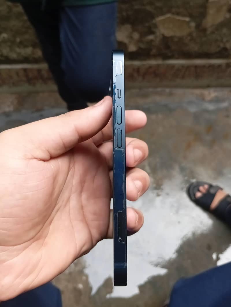 Apple iPhone 13 3