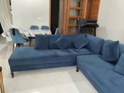 L shaoed sofa velvet blue