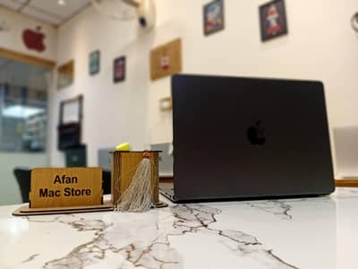 Macbook M3 Pro 2023/2024 14 inches 18GB Ram 512 GB Ssd 97% bttry helth