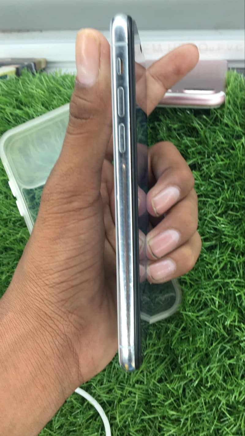 Apple iPhone X 1