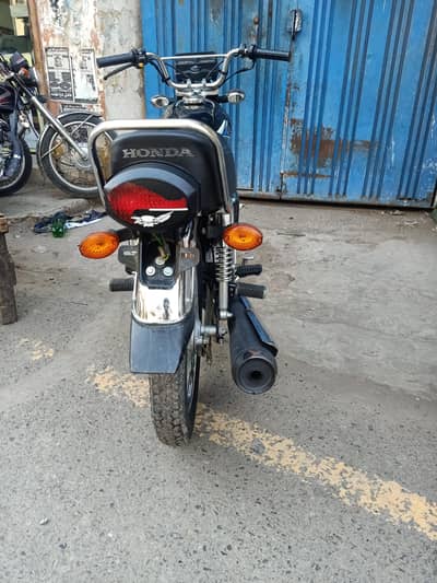 Honda 125 black coular