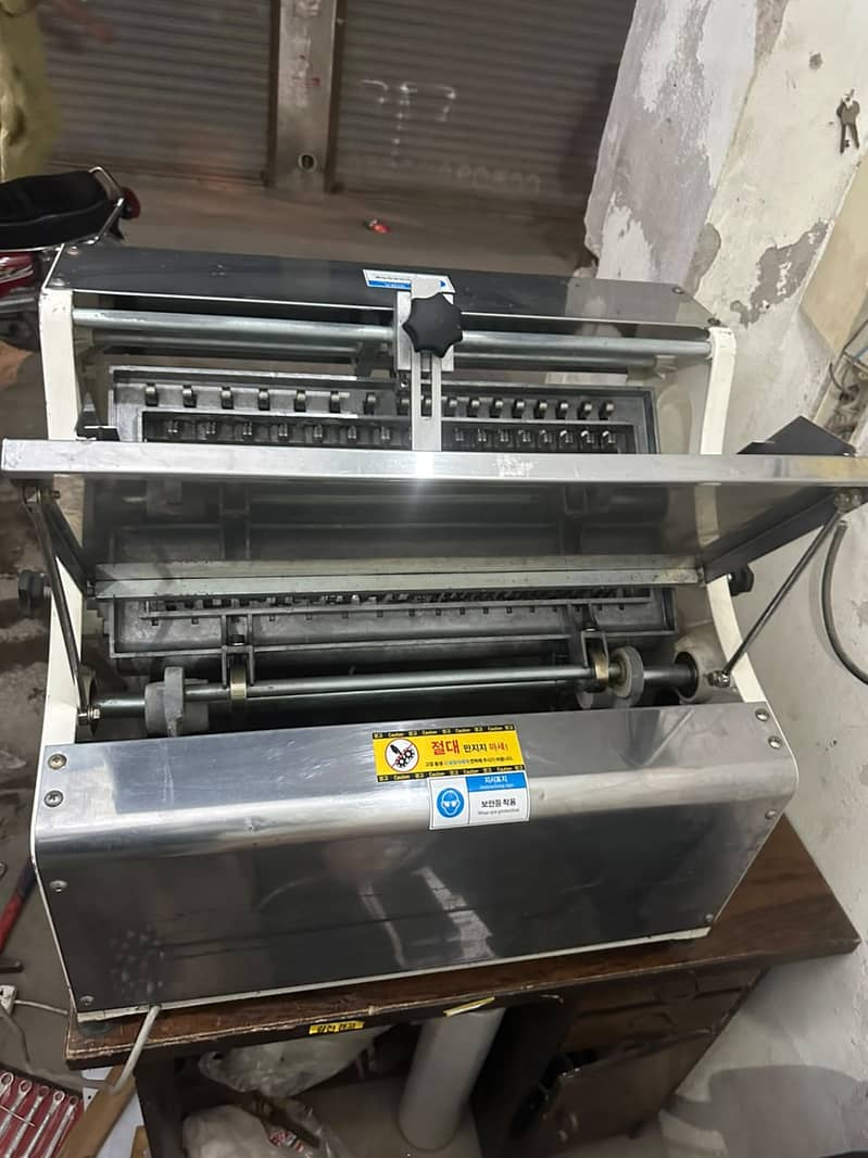 Cutter/Bread Slicer/Bread Cutting Machine/Electric Bread Cutter 1