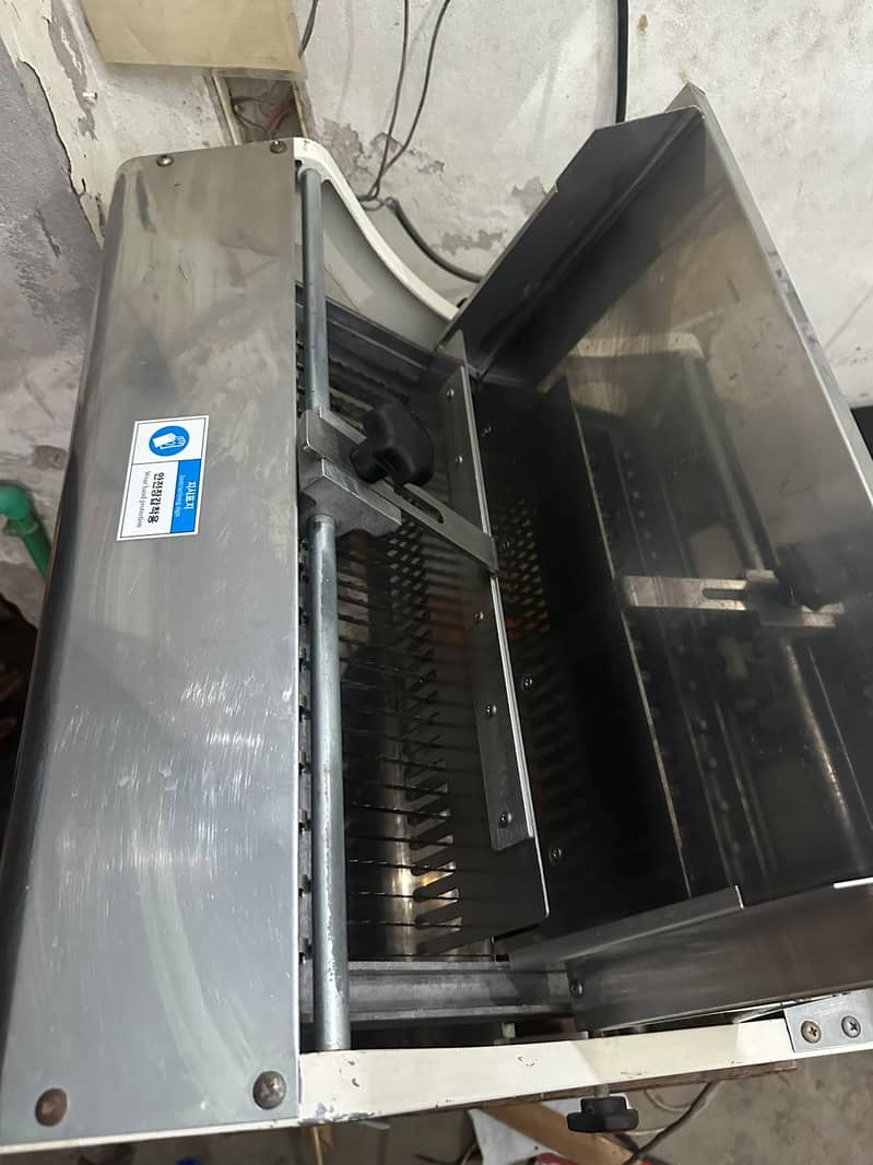 Cutter/Bread Slicer/Bread Cutting Machine/Electric Bread Cutter 4
