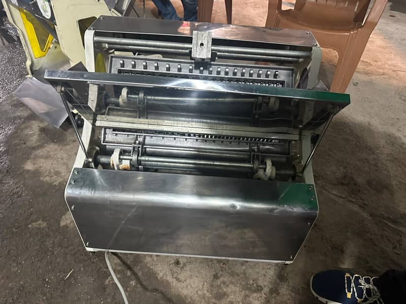 Cutter/Bread Slicer/Bread Cutting Machine/Electric Bread Cutter 9