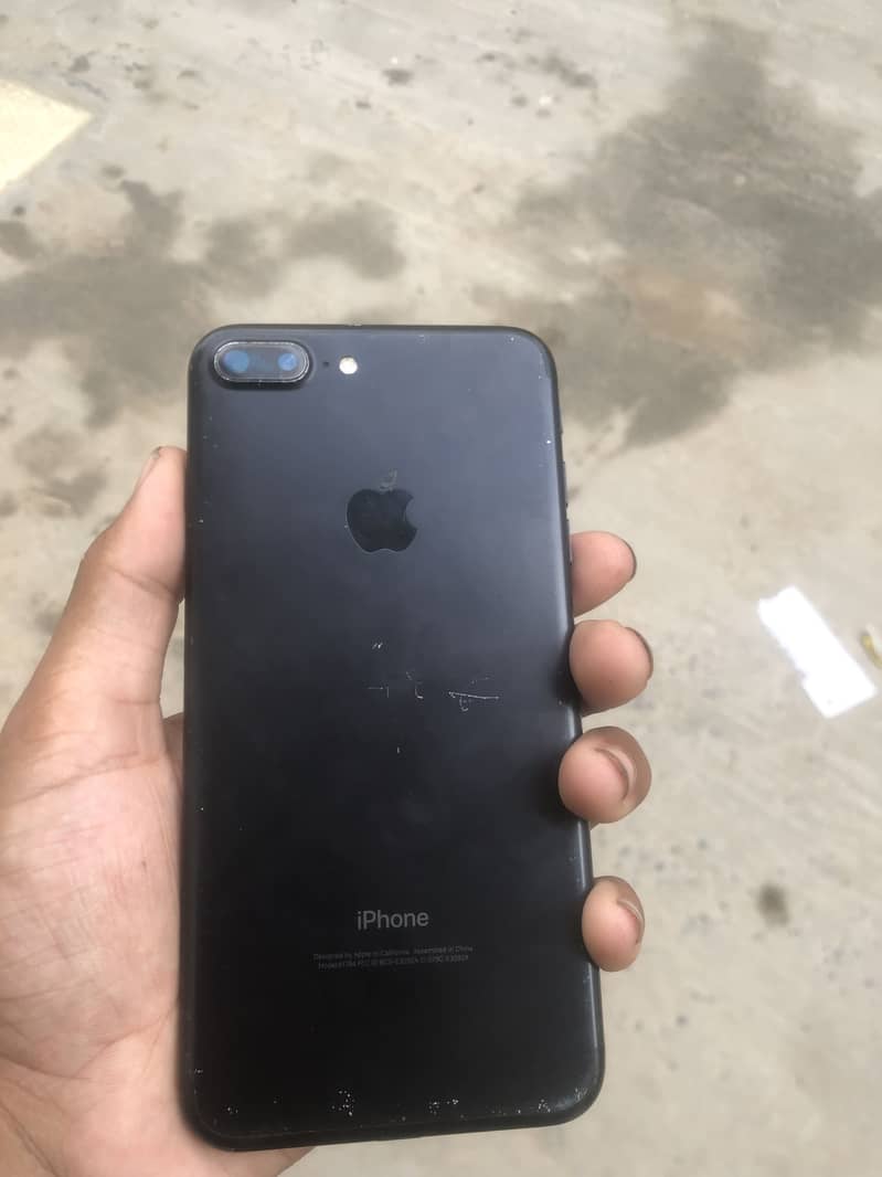 Apple iPhone 7 Plus 1