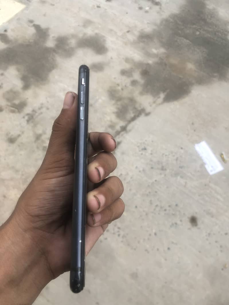 Apple iPhone 7 Plus 2