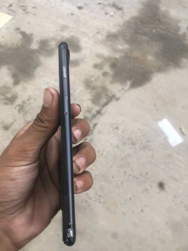Apple iPhone 7 Plus 3