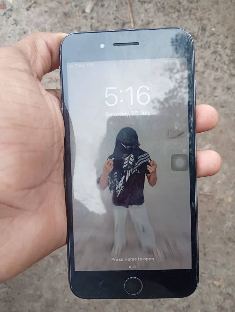 Apple iPhone 7 Plus 2