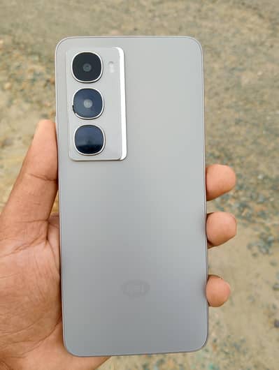 Itel City 100