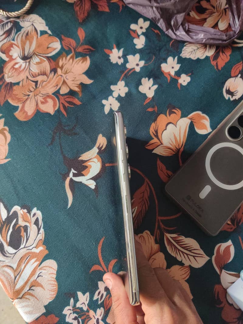 Tecno CAMON 40 Pro 7