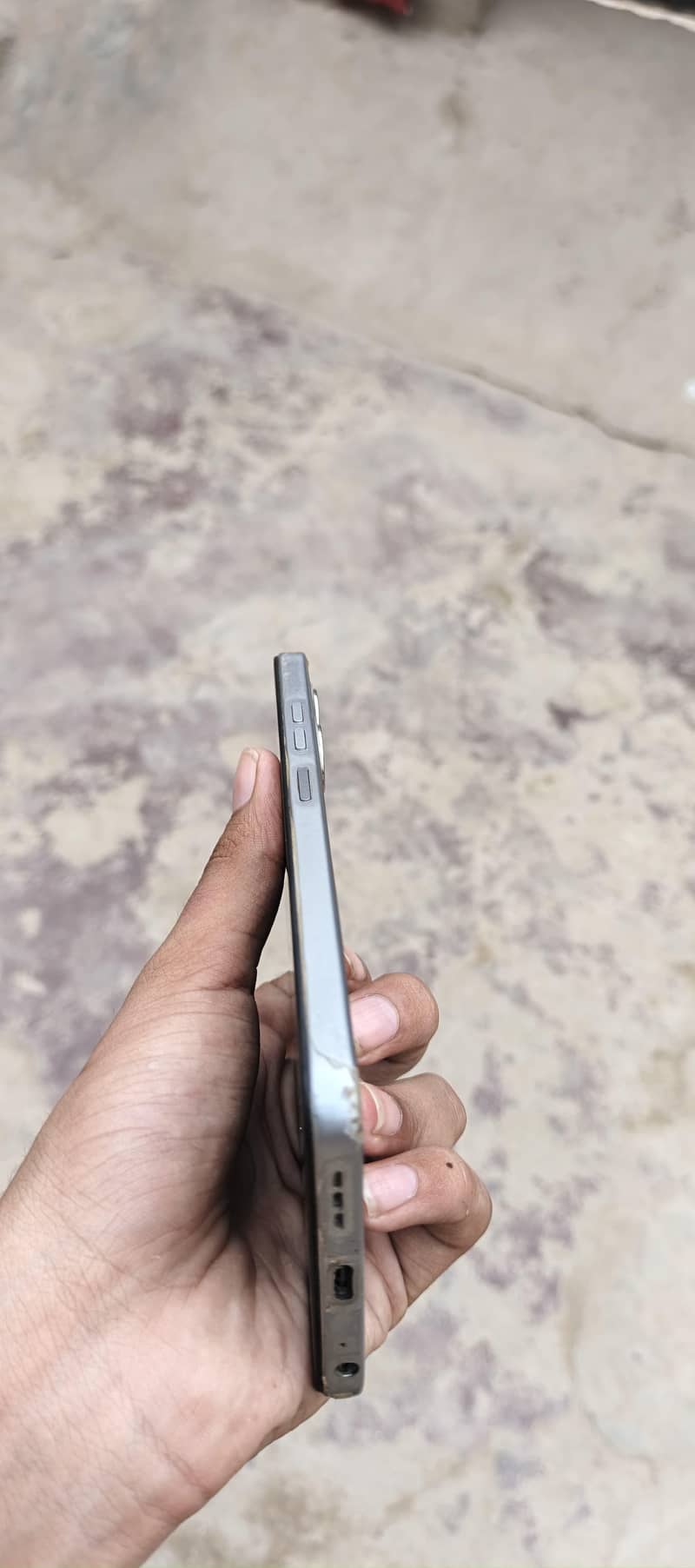 Tecno Spark Go2 3