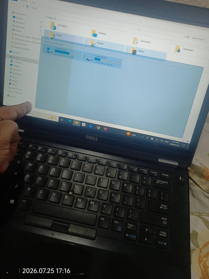 E 5470 touch screen 1