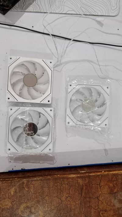 3x Infinity Fans // White // Prism 4 Pro