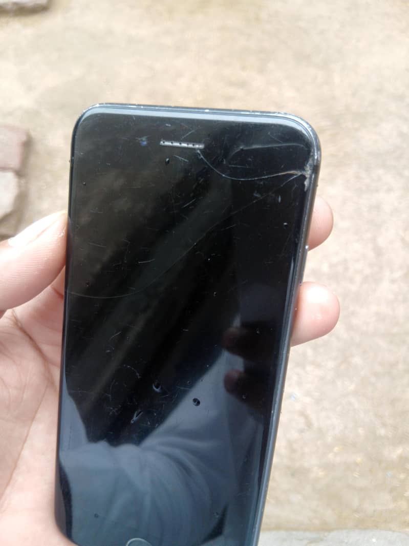 Apple iPhone 8 3