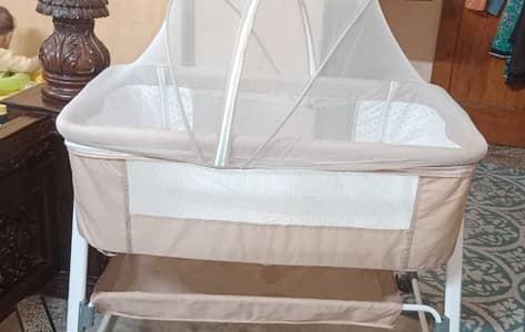 baby cot (bassinet)