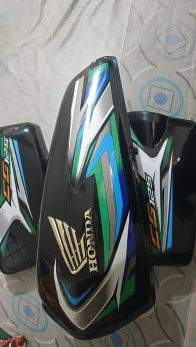 Honda 125 Tanki Tapy number 03319385940