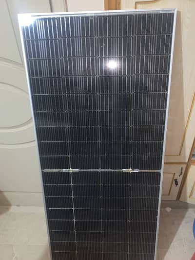 2 pieces 280W solar panels (Arm Solar)