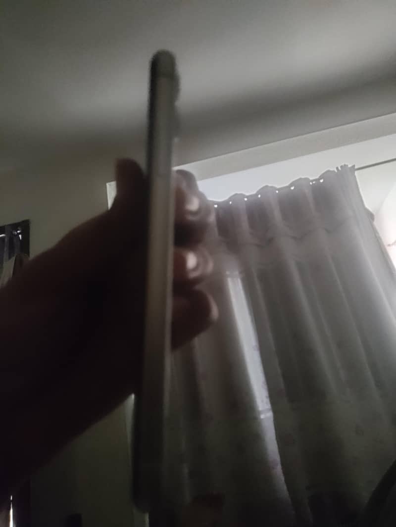 Apple iPhone 11 3